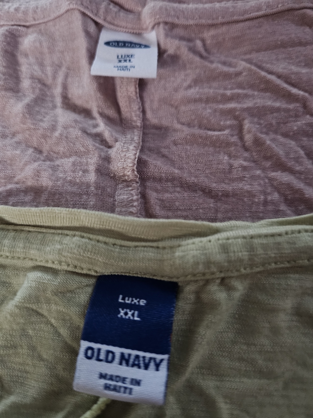 Old Navy Bundel Of 2 Tank Tops - Picture 3 of 5